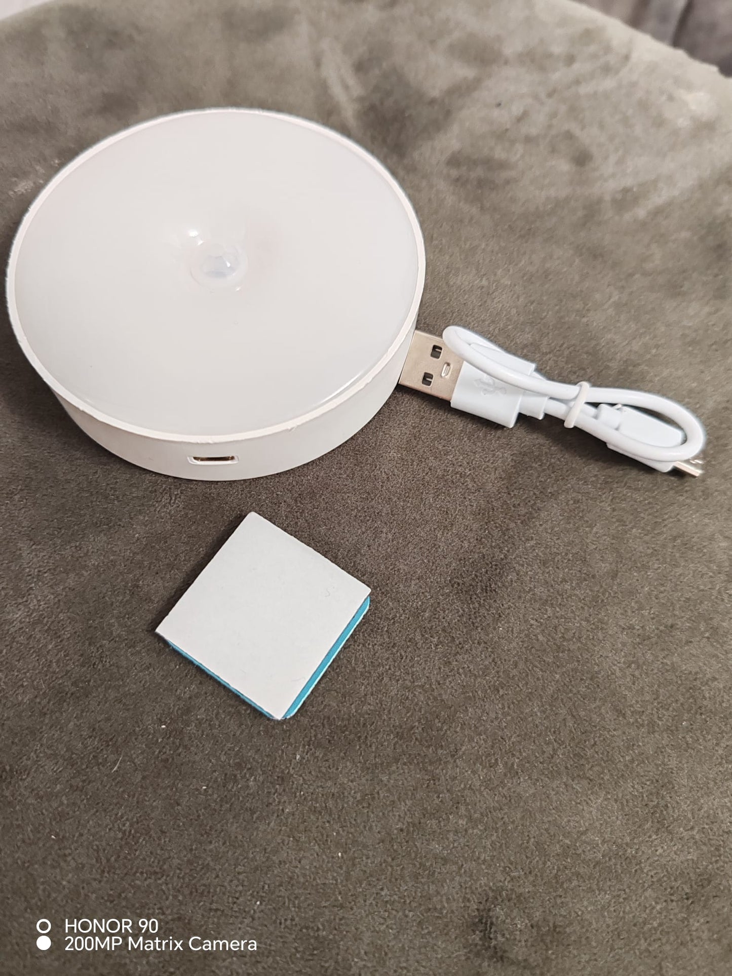 Set 2 Lampi LED cu Senzor de Miscare -Se Aprinde Automat Noaptea ( fara Fire , USB)